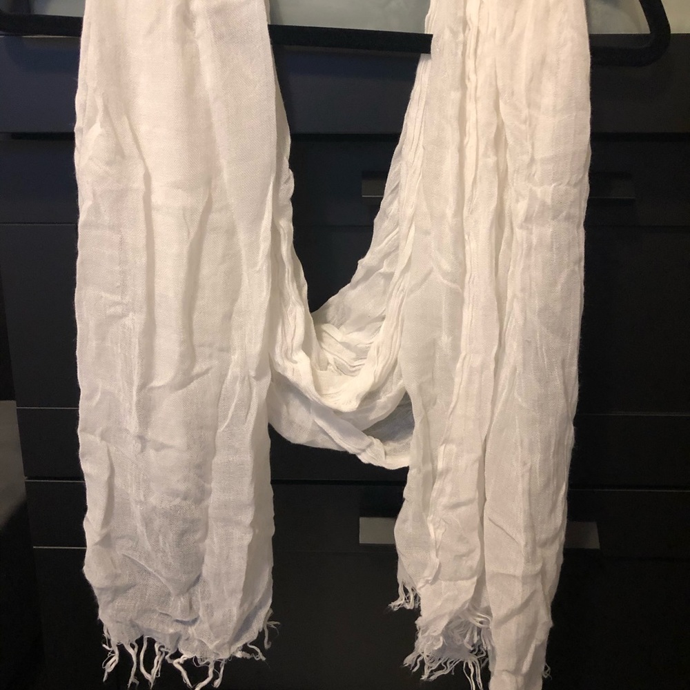 White tasseled scarf